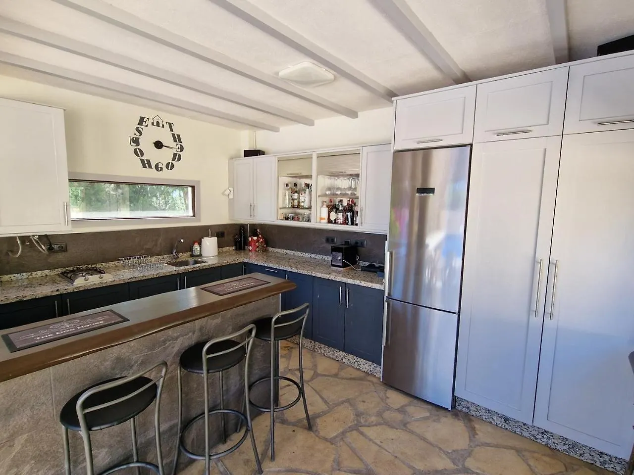 Exclusive Lakeside Villa With Private Pool & Total Privacy Viñuela